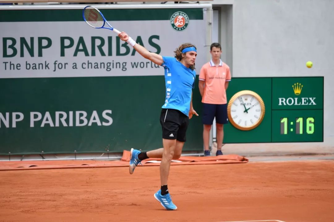 高开低走 高开低走