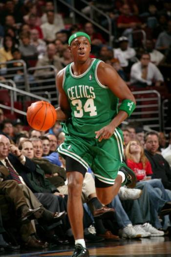 投手改用更 投手改用更